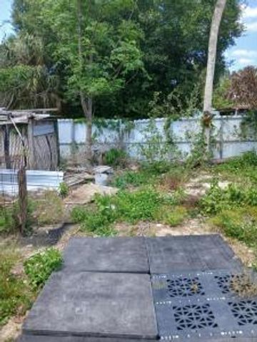 901 SHELDON Avenue, Lehigh Acres, FL 33936