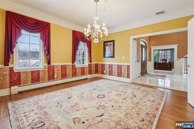 84 Walsh Drive, Mahwah, NJ 07430