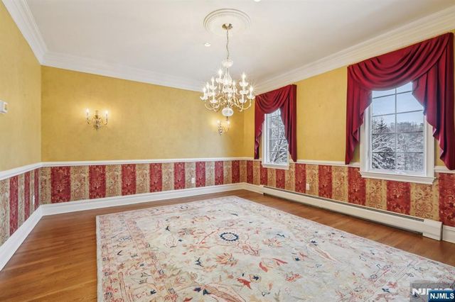 84 Walsh Drive, Mahwah, NJ 07430