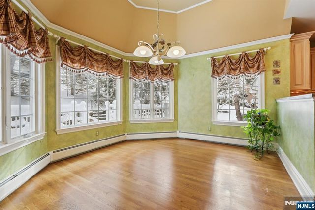 84 Walsh Drive, Mahwah, NJ 07430