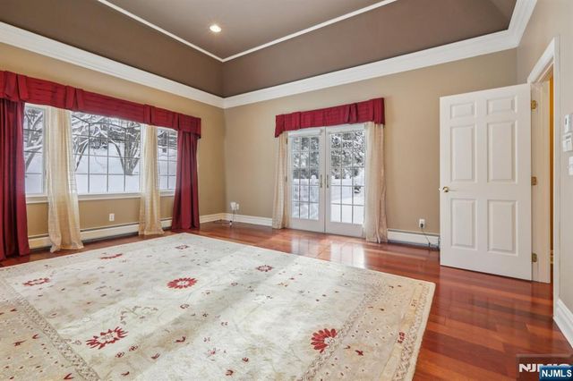 84 Walsh Drive, Mahwah, NJ 07430
