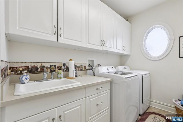 84 Walsh Drive, Mahwah, NJ 07430
