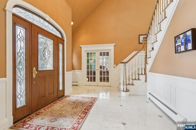 84 Walsh Drive, Mahwah, NJ 07430