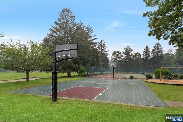 84 Walsh Drive, Mahwah, NJ 07430