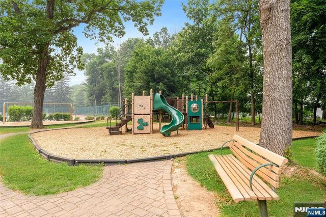84 Walsh Drive, Mahwah, NJ 07430