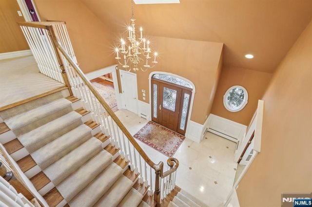 84 Walsh Drive, Mahwah, NJ 07430