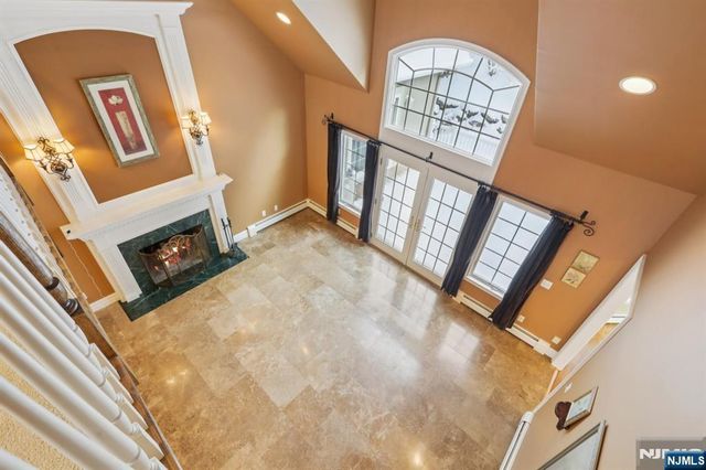 84 Walsh Drive, Mahwah, NJ 07430