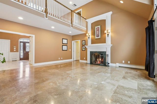 84 Walsh Drive, Mahwah, NJ 07430