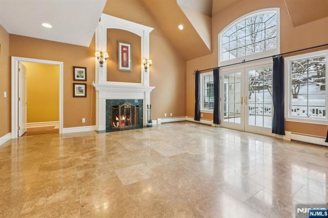 84 Walsh Drive, Mahwah, NJ 07430