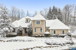 84 Walsh Drive, Mahwah, NJ 07430