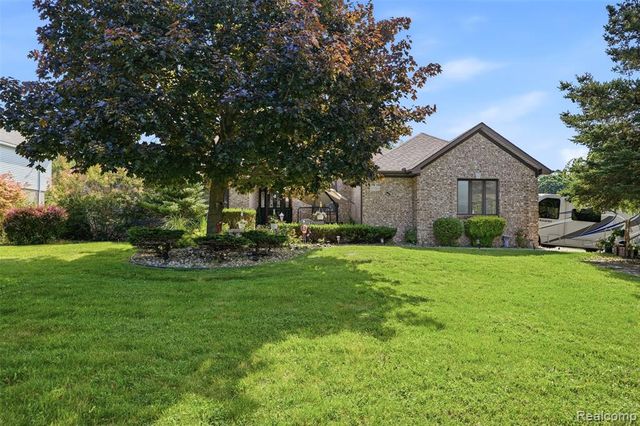 6786 Jasmine Dr Drive, Troy, MI 48098