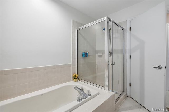 6786 Jasmine Dr Drive, Troy, MI 48098