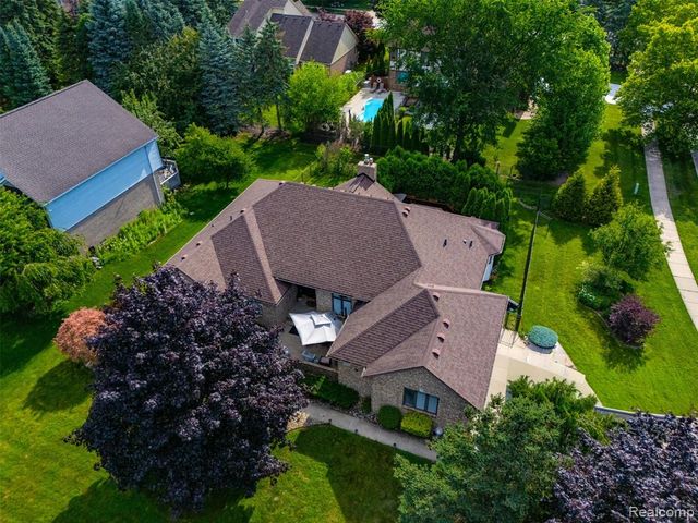 6786 Jasmine Dr Drive, Troy, MI 48098