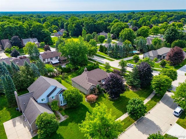 6786 Jasmine Dr Drive, Troy, MI 48098