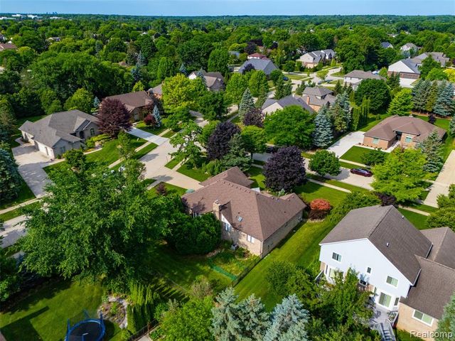 6786 Jasmine Dr Drive, Troy, MI 48098