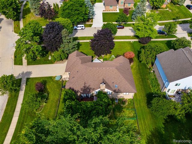 6786 Jasmine Dr Drive, Troy, MI 48098