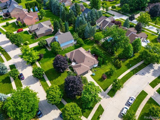 6786 Jasmine Dr Drive, Troy, MI 48098