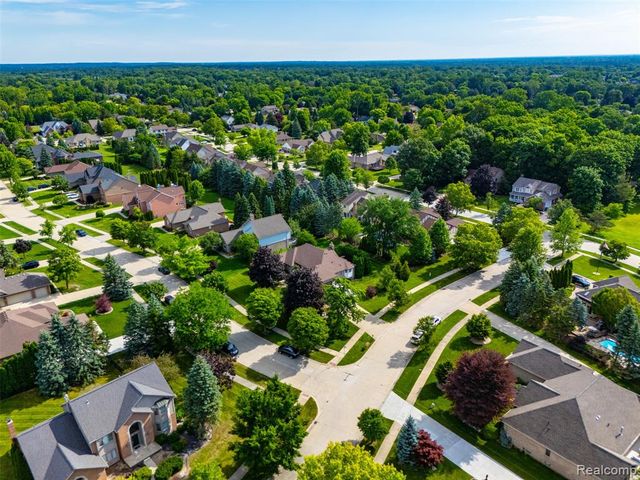 6786 Jasmine Dr Drive, Troy, MI 48098