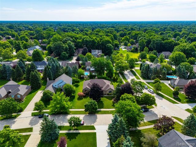 6786 Jasmine Dr Drive, Troy, MI 48098