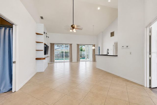540 HOLLINGSHEAD LOOP, Davenport, FL 33896