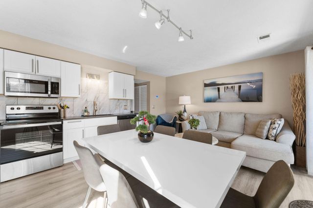 7 Hunters Cove Unit 1 Building 7, Branson, MO 65616