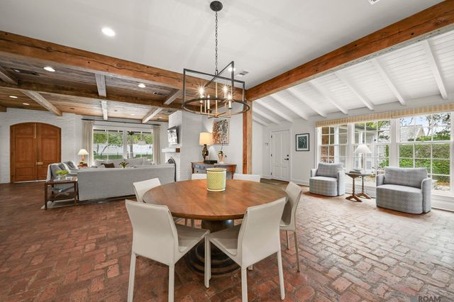 7022 Richards Dr, Baton Rouge, LA 70809