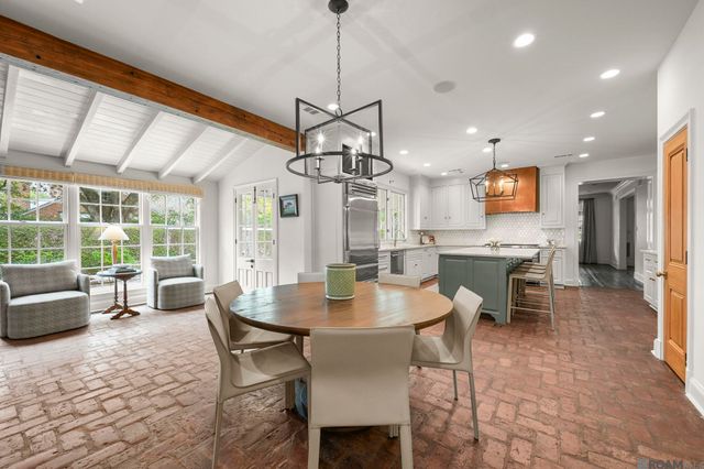 7022 Richards Dr, Baton Rouge, LA 70809