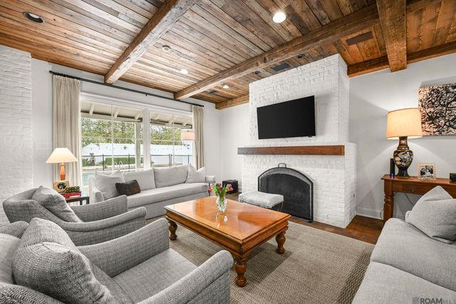 7022 Richards Dr, Baton Rouge, LA 70809