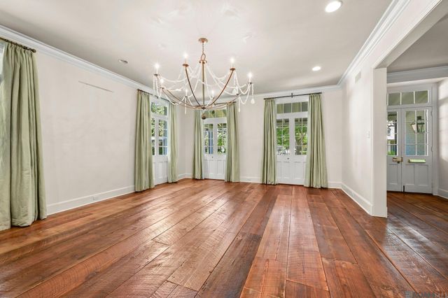 7022 Richards Dr, Baton Rouge, LA 70809