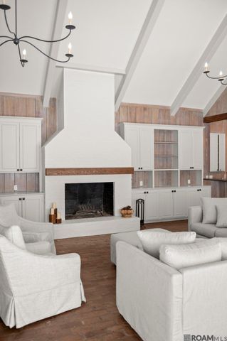 7022 Richards Dr, Baton Rouge, LA 70809