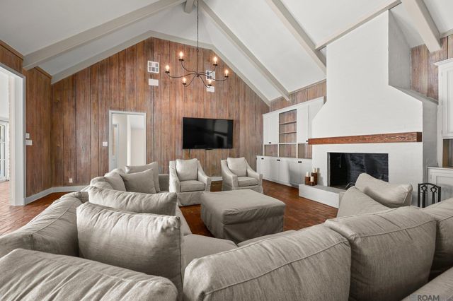 7022 Richards Dr, Baton Rouge, LA 70809