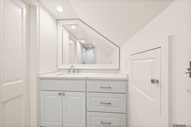 7022 Richards Dr, Baton Rouge, LA 70809