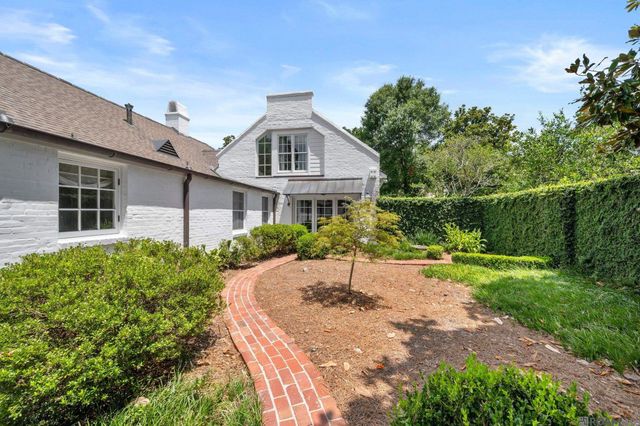 7022 Richards Dr, Baton Rouge, LA 70809