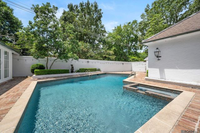 7022 Richards Dr, Baton Rouge, LA 70809