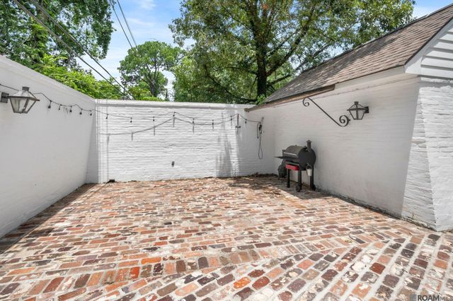 7022 Richards Dr, Baton Rouge, LA 70809