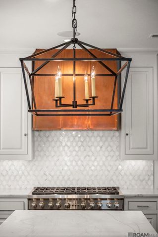 7022 Richards Dr, Baton Rouge, LA 70809