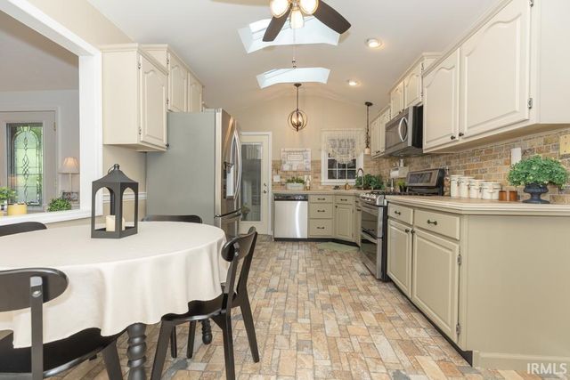 1800 N Thomas Avenue, Evansville, IN 47711