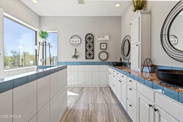 3019 W TRAIL Drive, Phoenix, AZ 85086