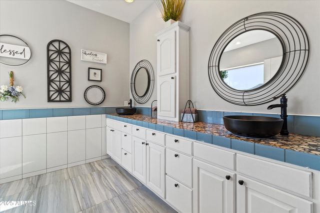 3019 W TRAIL Drive, Phoenix, AZ 85086