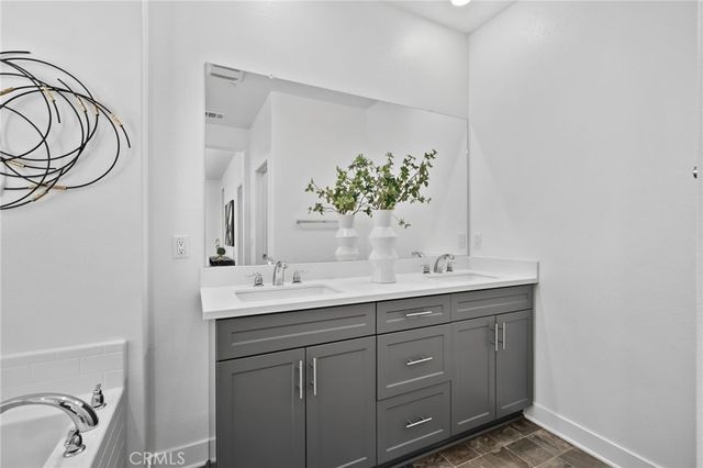 810 Enchanted Hideaway, Upland, CA 91786