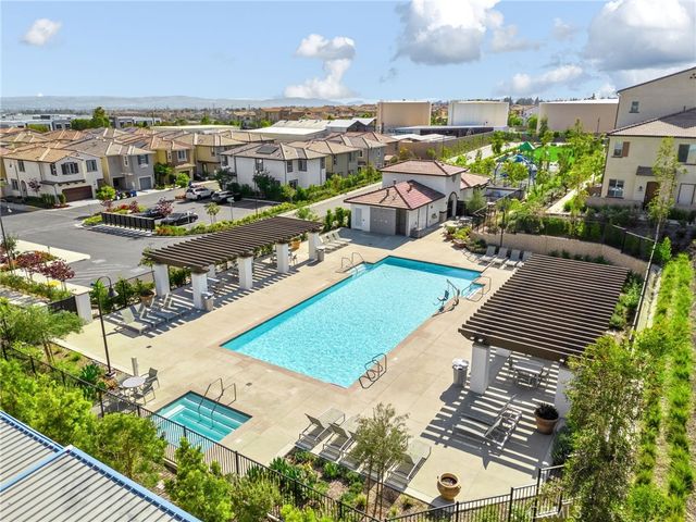 810 Enchanted Hideaway, Upland, CA 91786
