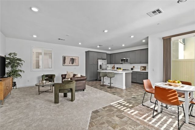 810 Enchanted Hideaway, Upland, CA 91786