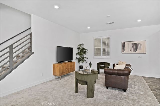 810 Enchanted Hideaway, Upland, CA 91786
