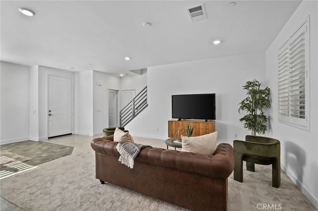 810 Enchanted Hideaway, Upland, CA 91786