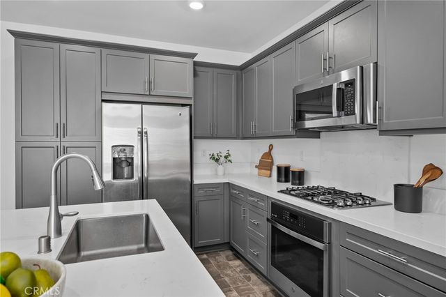 810 Enchanted Hideaway, Upland, CA 91786