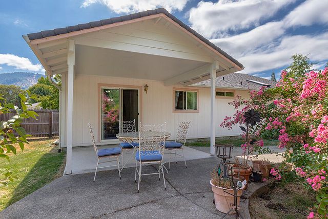 1710 Blue Moon Lane, Grants Pass, OR 97527