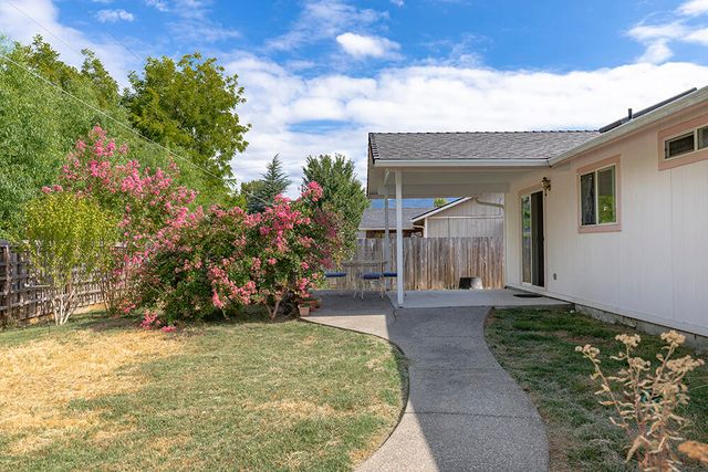 1710 Blue Moon Lane, Grants Pass, OR 97527