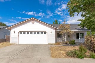 1710 Blue Moon Lane, Grants Pass, OR 97527