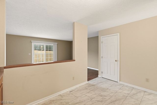 378 Angela Lane, Avon Lake, OH 44012