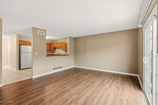 378 Angela Lane, Avon Lake, OH 44012